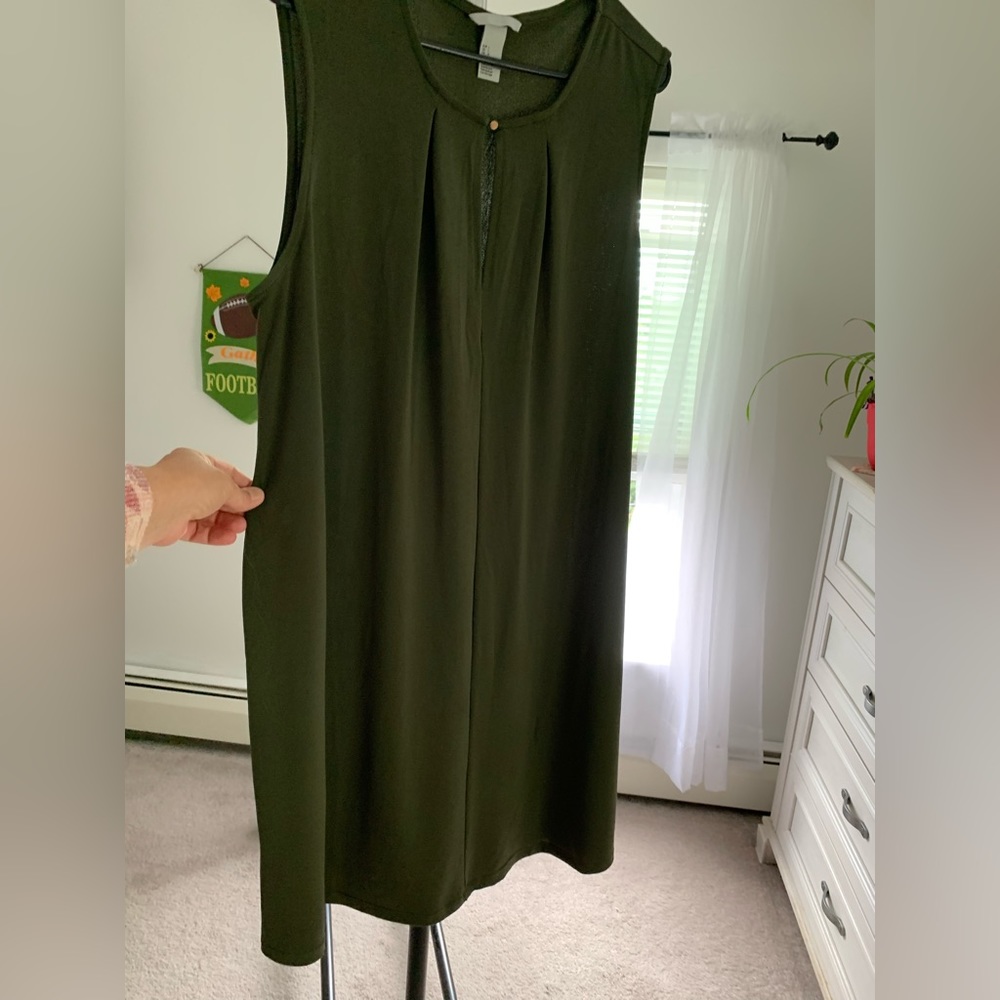 Loose breezy olive green dress beautiful! Size large